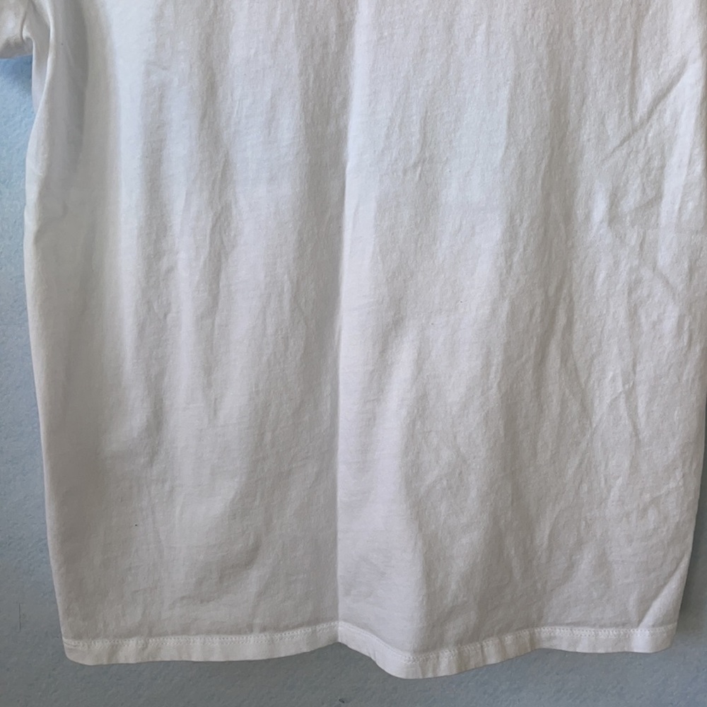 Levi’s Red Graphic Logo White Basic Tee - Picture 8 of 12